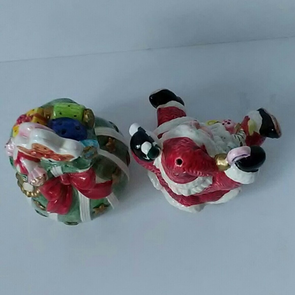 FITZ AND FLOYD |  Santa Salt & Pepper Shaker - Picture 4 of 8
